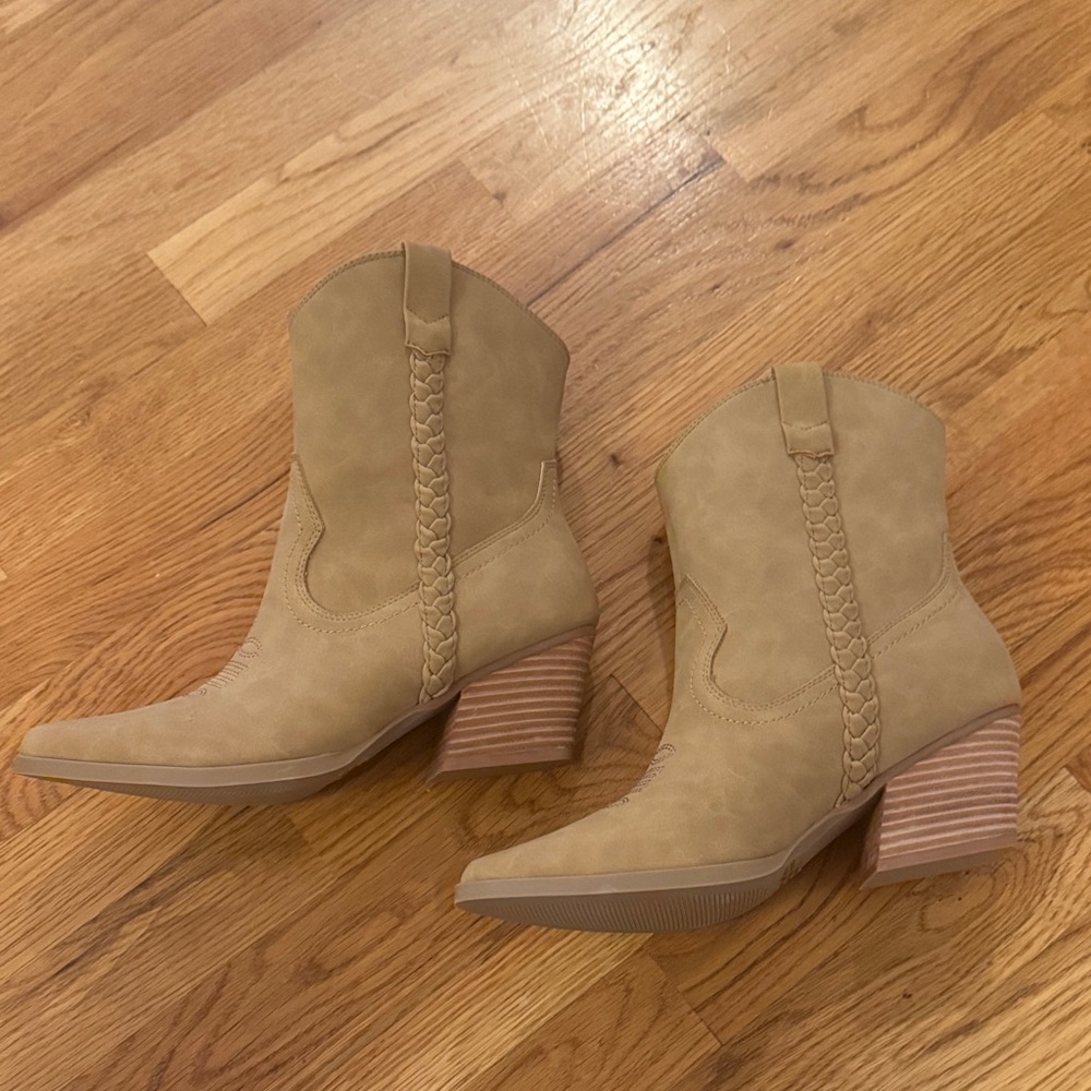 Dolce Vita Beige Heeled Boots